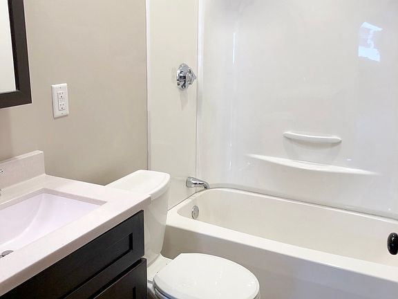 5th image of 487 N Front St APT 3S