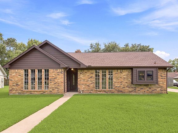 2nd image of 1824 Lazy Creek Ln