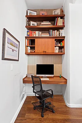 Sold by Douglas Elliman | media 21