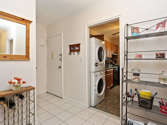 4th image of 23 Fieldstone Dr APT 171