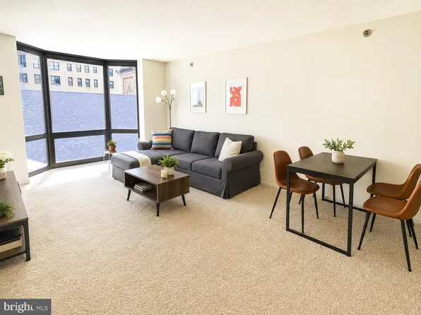 2020 Walnut St APT 8K, Philadelphia, PA 19103