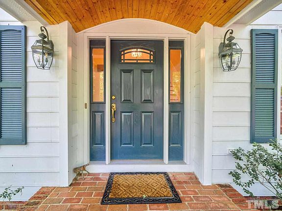 2nd image of 110 Oakstone Dr
