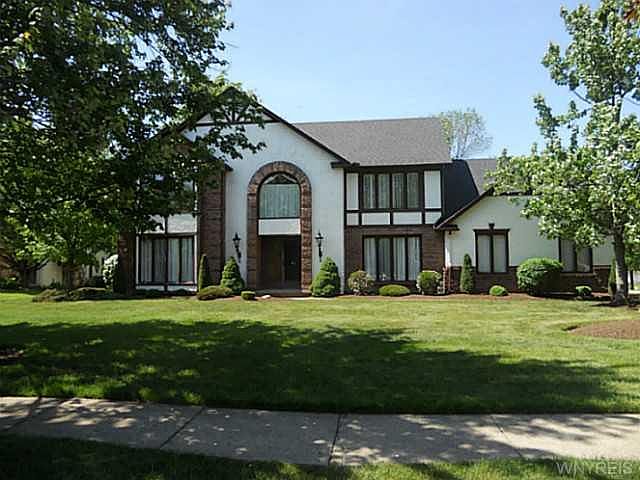 1st image of 75 Crestwood Ln