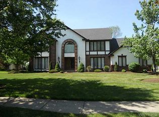 75 Crestwood Ln, Buffalo, NY 14221