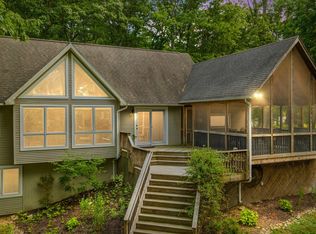 1447 Lakeside Dr, Harpers Ferry, WV 25425