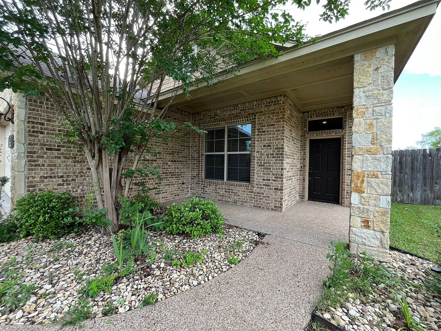 4 bedroom Single Family home now available in Midway ISD — Photo 2