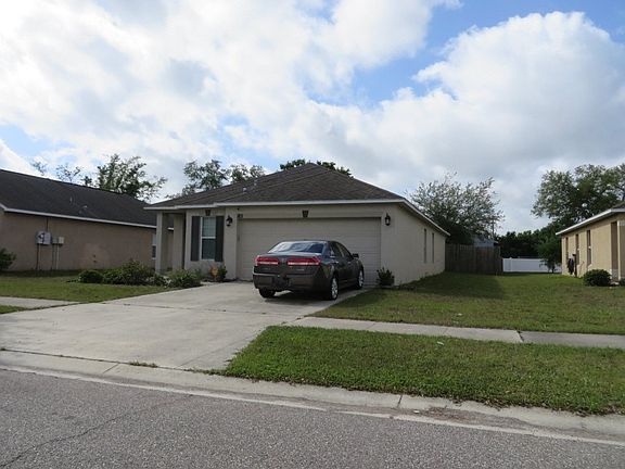 2nd image of 815 Brenton Leaf Dr