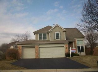 9 Spring Garden Ct, Lake In The Hills, IL 60156