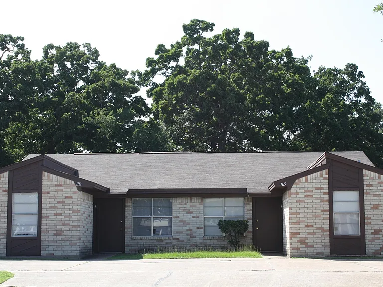 1121 University Oaks Blvd — Photo 23