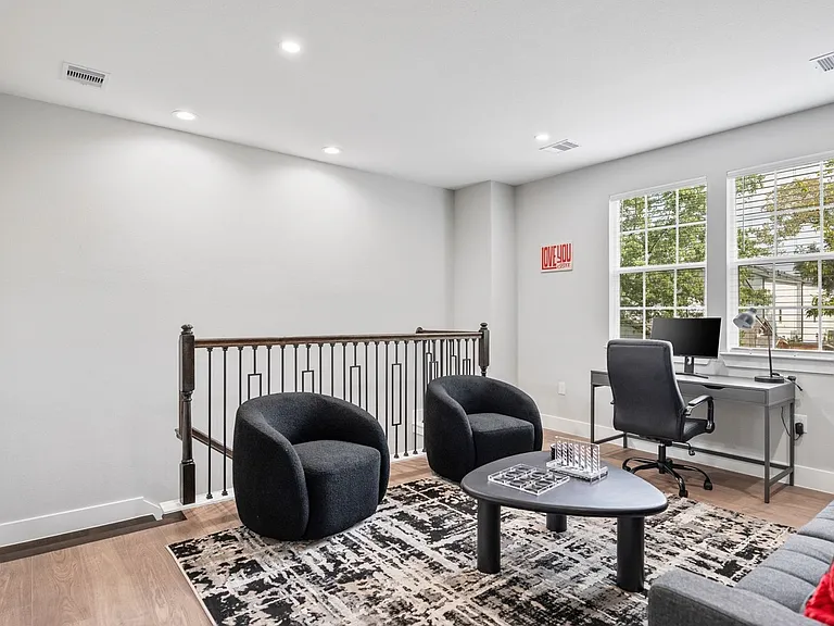 825 Paul Quinn St #B — Photo 30