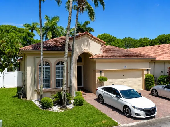 1773 NW 72nd Way, Pembroke Pines, FL 33024