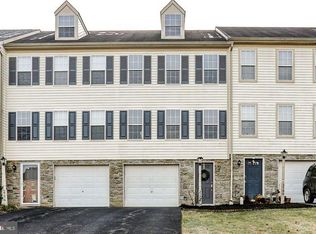 2778 Woodmont Dr, York, PA