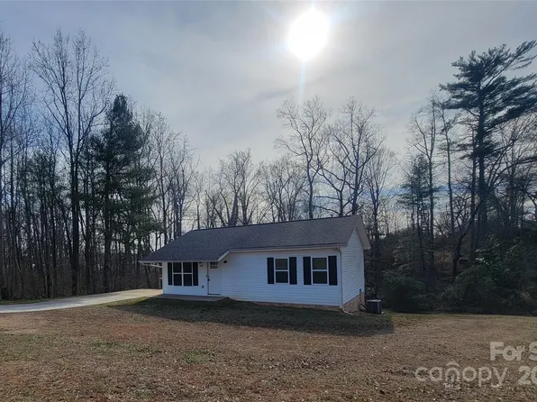 636 Hawthorne St, Hudson, NC 28638