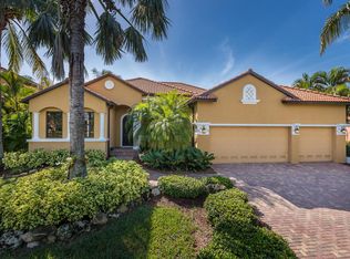8904 Tropical Ct, Fort Myers, FL 33908