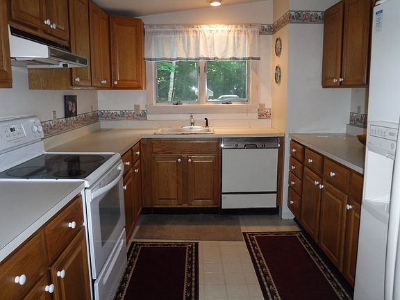 Kitchen with lake view 