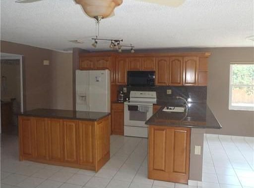 3rd image of 920 Rock Hill Ave