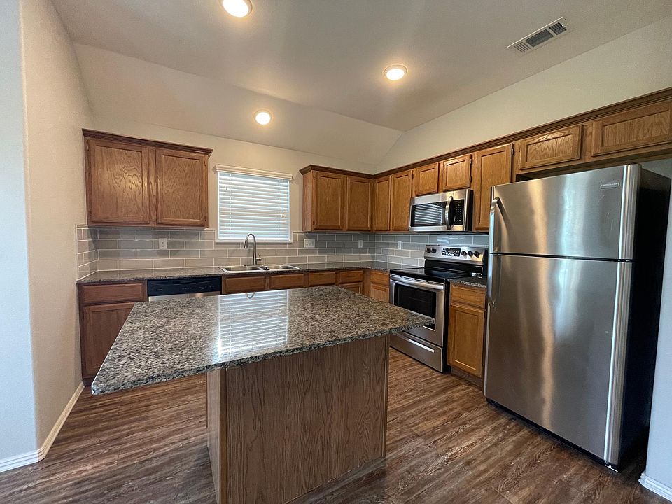 1st image of 3401 SW Windrift Ave #2