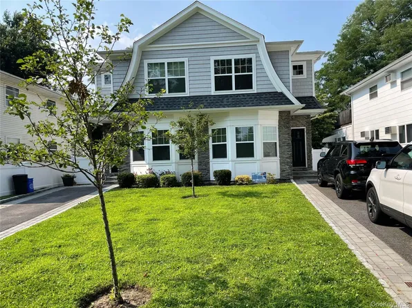 9 Mohegan Ave #A, Pt Washington, NY 11050