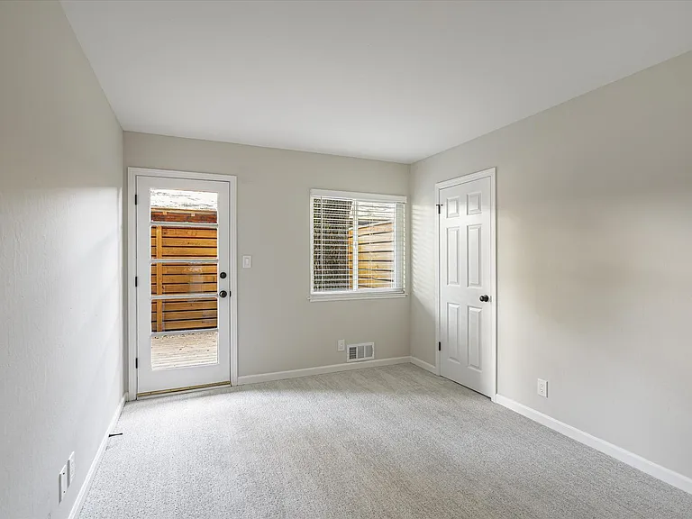 109 Cleland Ave — Photo 9