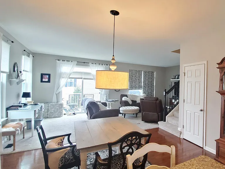 95 Valencia Pkwy — Photo 10