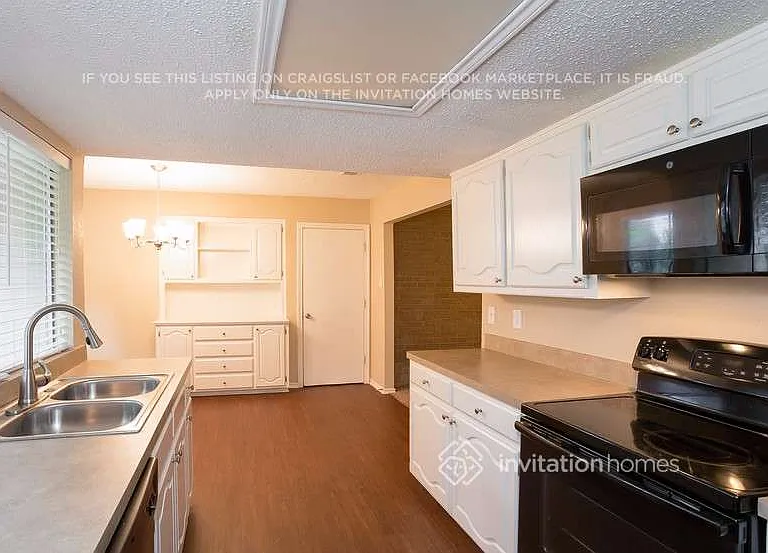 6616 Braddock Pl — Photo 10