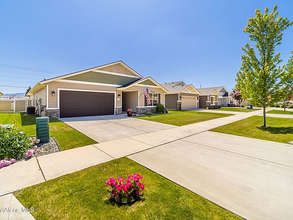 2nd image of 2334 N Reddington Way