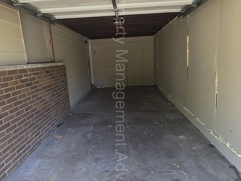 22041 Jerome St — Photo 18