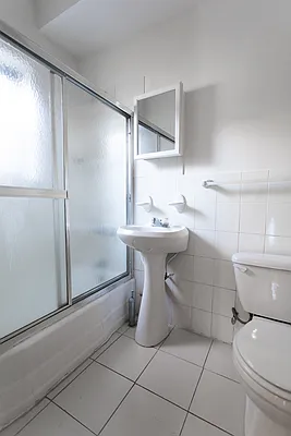 Rented by Bond New York | media 19