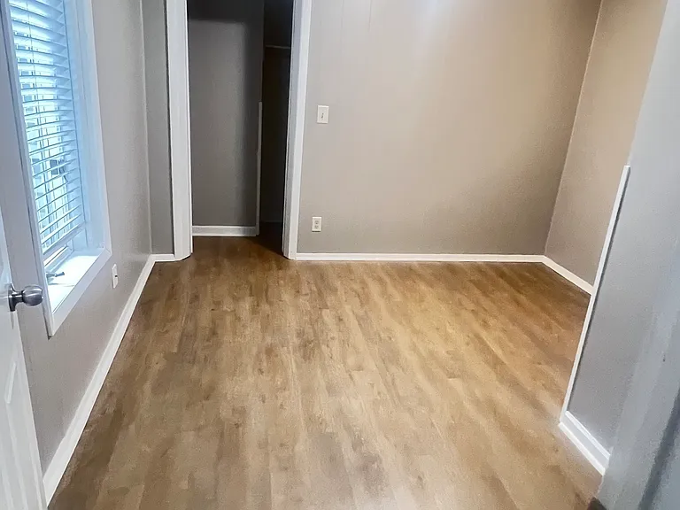278 E 4th St #1 — Photo 5