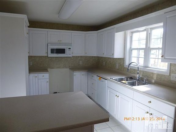 5th image of 727 Windsor Drive SE