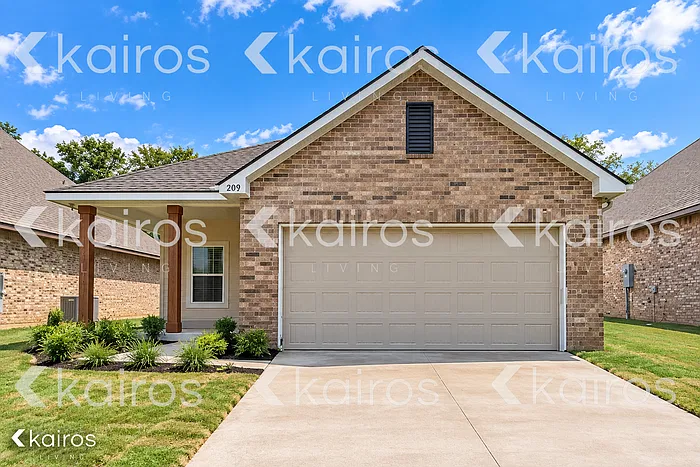 4 bed, 2.5 bath, 1738 sqft, $2,095 — Photo 1