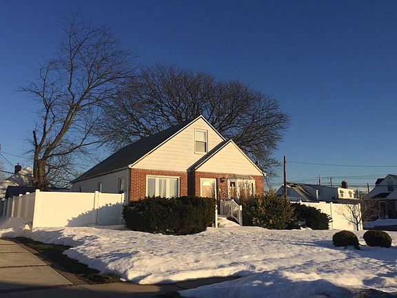 2nd image of 2 Francis Ct