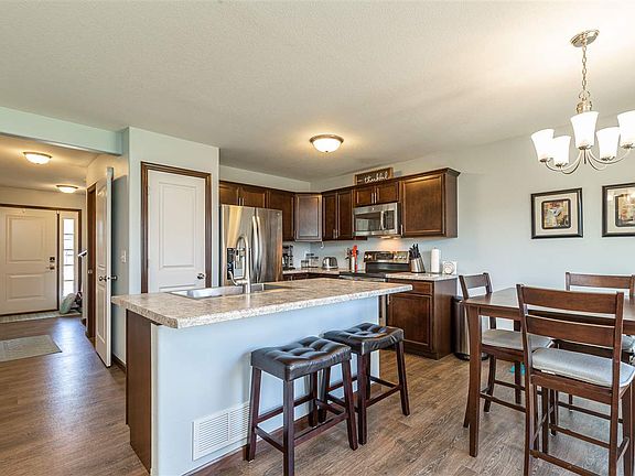 3rd image of 2714 Arbor Way Blvd
