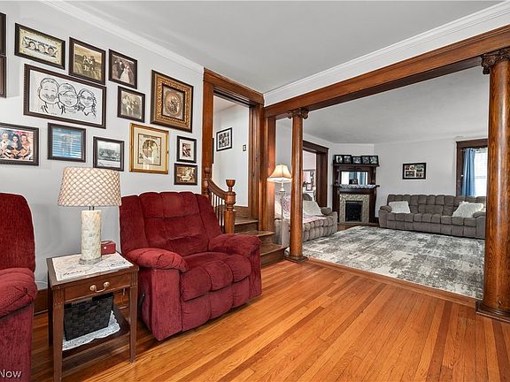 5th image of 1032 W 4th St