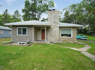 920 Lookout Pl NW, Elk River, MN 55330