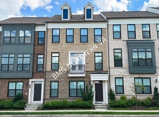 43235 Clarendon Sq, Ashburn, VA 20148