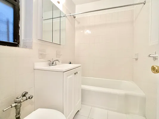 Rented by Sovereign Associates | media 9