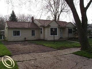 1st image of 22450 Lilac St