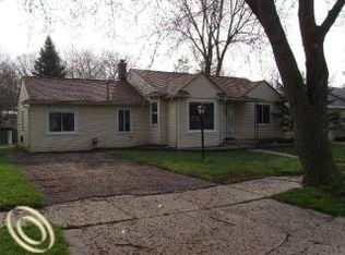 22450 Lilac St, Farmington, MI 48336