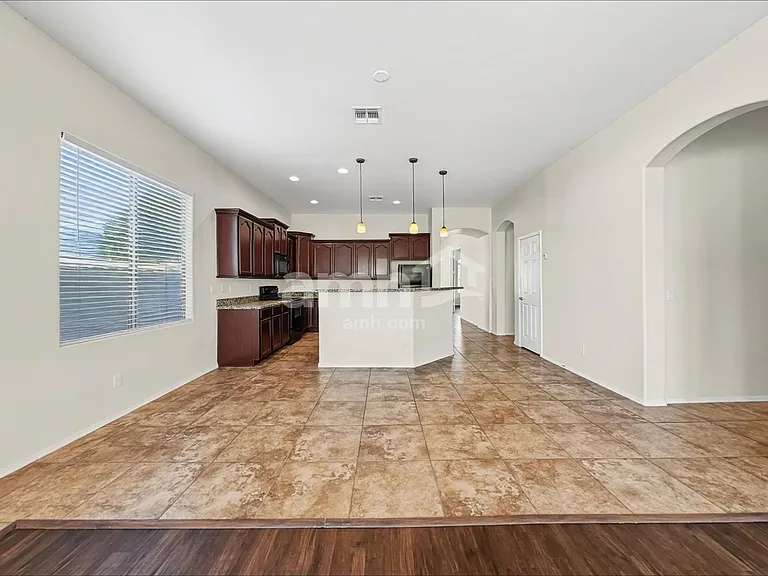 3587 W Morgan Ln — Photo 5