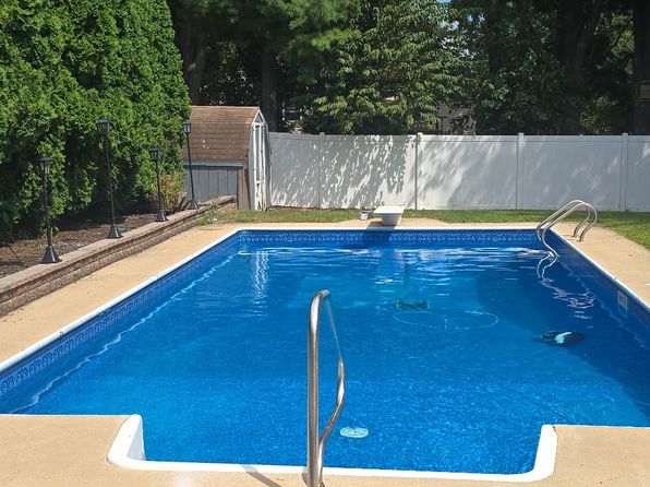 803 Mountain View St