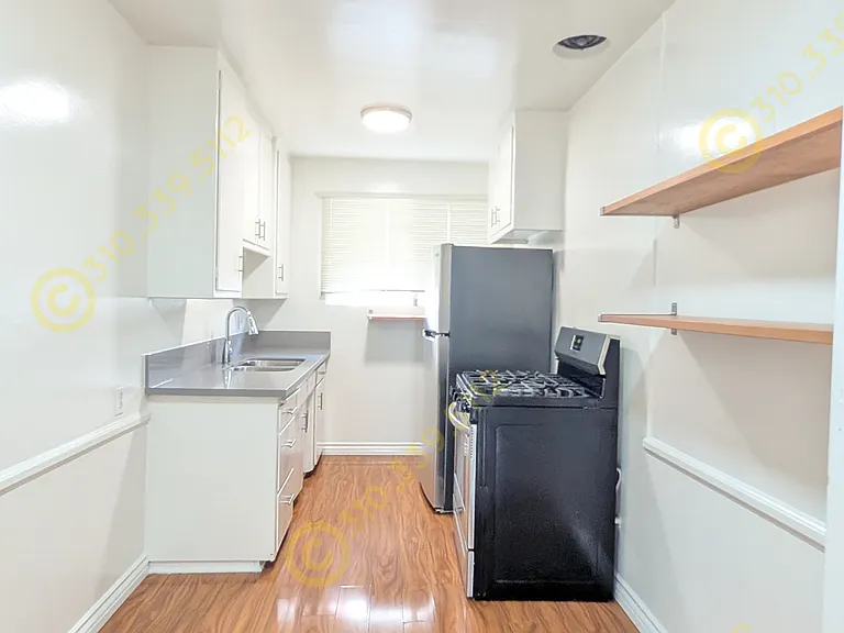 3743 Clarington Ave #9 — Photo 14