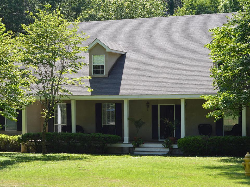 1st image of 402 Dogwood Cir