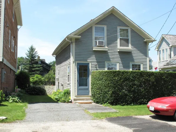 7 Clinton St, Newport, RI 02840