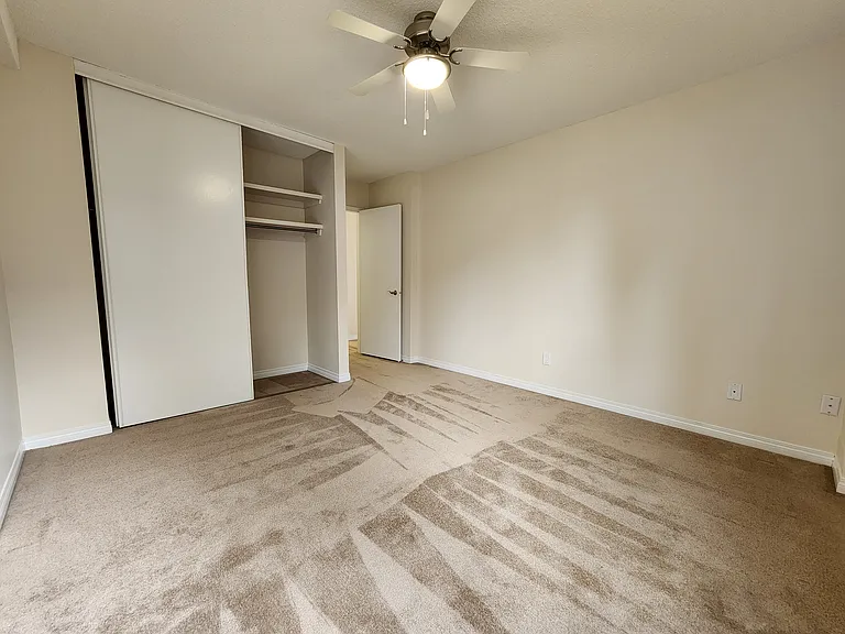 5045 Whitemud Rd NW — Photo 19