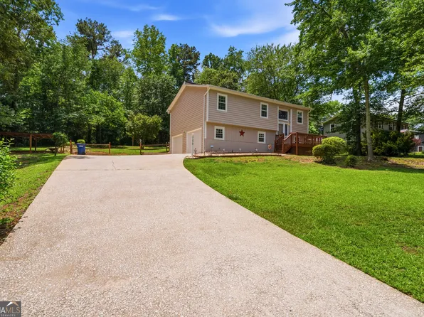 7270 Valley Dr, Winston, GA 30187