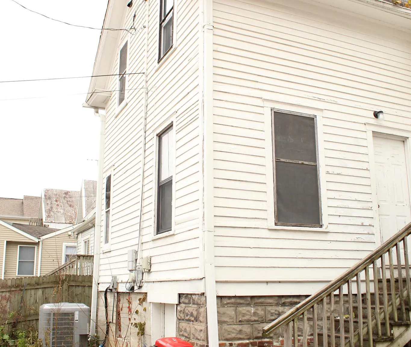 727 E Jefferson St — Photo 2