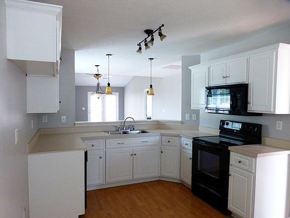 2nd image of 201 Shamrock Dr