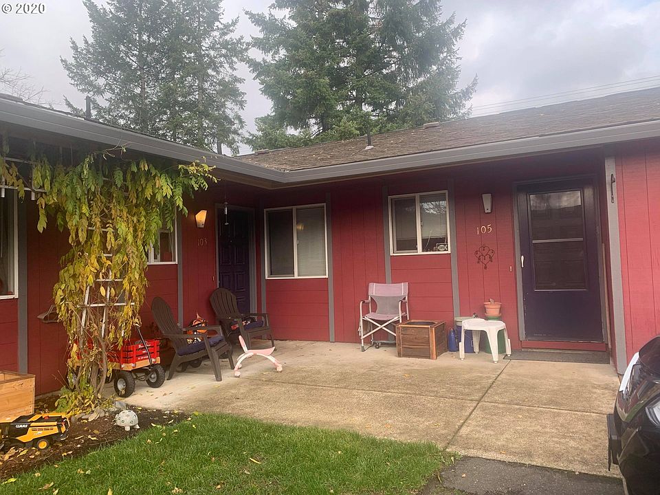 2nd image of 105 SW Fleishauer Ln