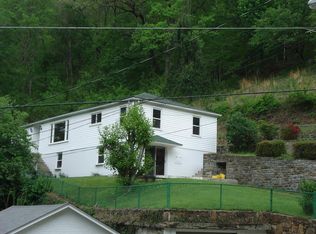 31 Berwind Ln, Welch, WV 24801